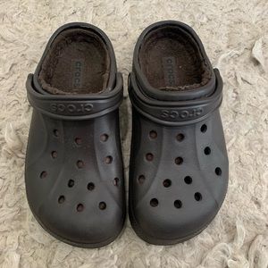 Brown fuzzy crocs